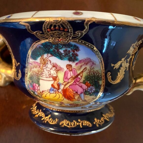 Vintage Sevres Porcelain Covered Bowl with HandPainted Scenes and Gilt Dragons - Picture 5 of 10